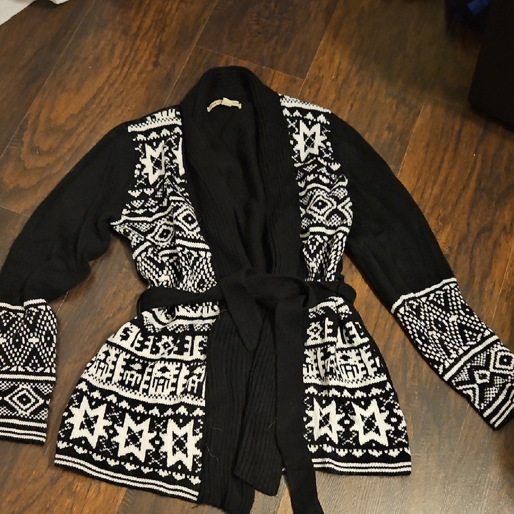 Carolyn Taylor Black and White Knit Cardigan